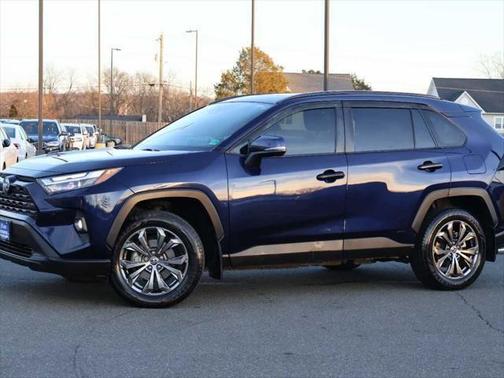 2022 Toyota RAV4 Hybrid XLE Premium