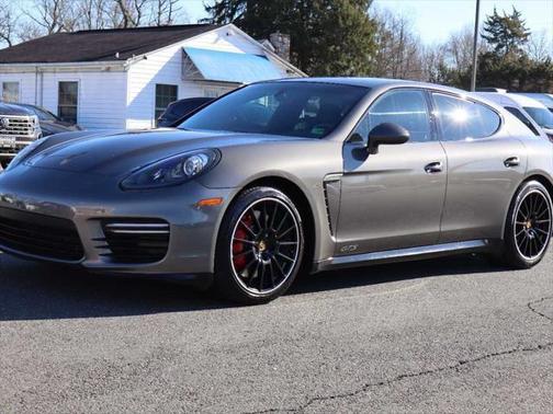 2016 Porsche Panamera GTS
