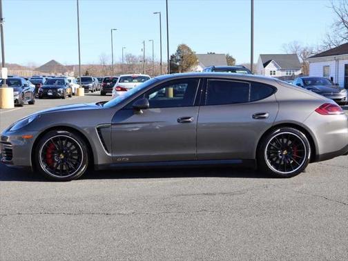 2016 Porsche Panamera GTS