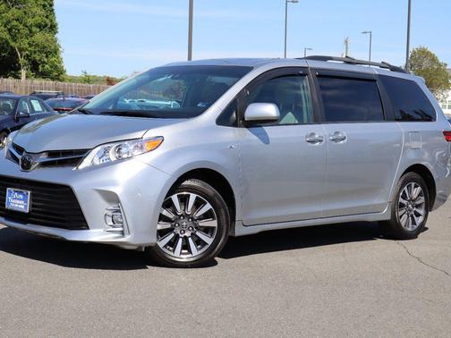Celestial Silver Metallic 2020 Toyota Sienna XLE AWD 7-Passenger (Natl)
