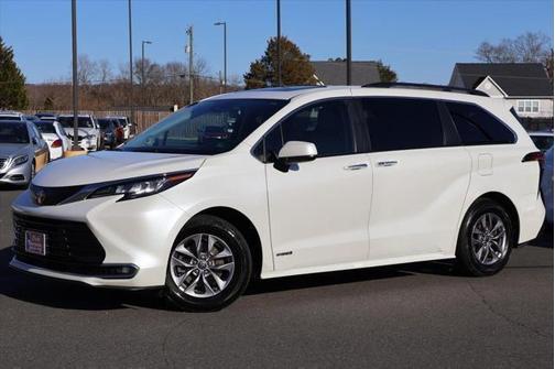 2021 Toyota Sienna XLE 7 Passenger
