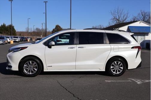 2021 Toyota Sienna XLE 7 Passenger