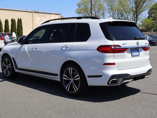 Mineral White Metallic 2020 BMW X7 xDrive40i Sports Activity Vehicle