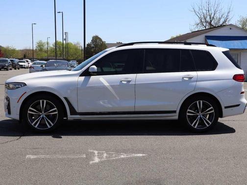 Mineral White Metallic 2020 BMW X7 xDrive40i Sports Activity Vehicle