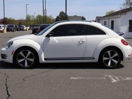 Candy White 2013 Volkswagen Beetle 2dr DSG 2.0T Turbo w/Sun/Sound PZEV *Ltd Avail*
