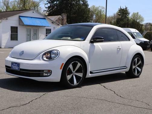 Candy White 2013 Volkswagen Beetle 2dr DSG 2.0T Turbo w/Sun/Sound PZEV *Ltd Avail*