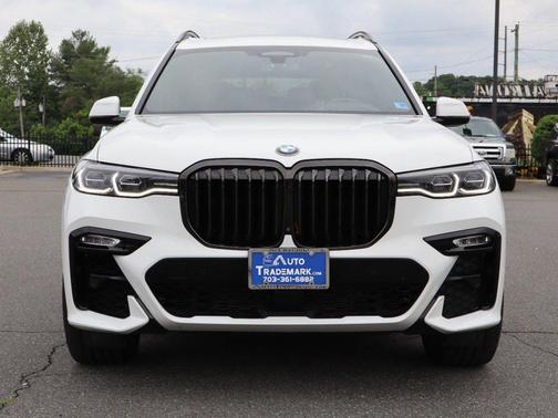 Alpine White 2022 BMW X7 xDrive40i Sports Activity Vehicle