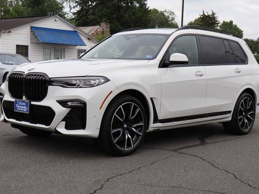 Alpine White 2022 BMW X7 xDrive40i Sports Activity Vehicle