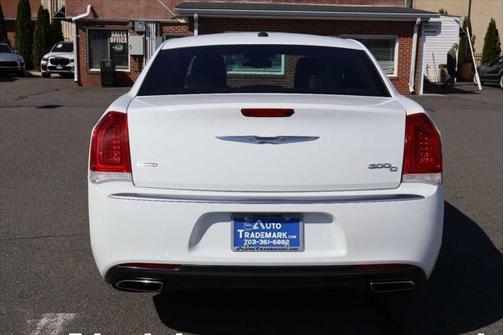 2016 Chrysler 300C Platinum