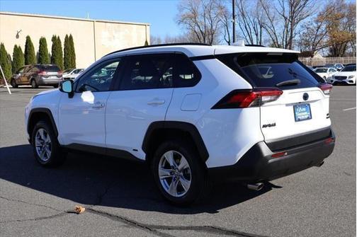 2022 Toyota RAV4 Hybrid XLE