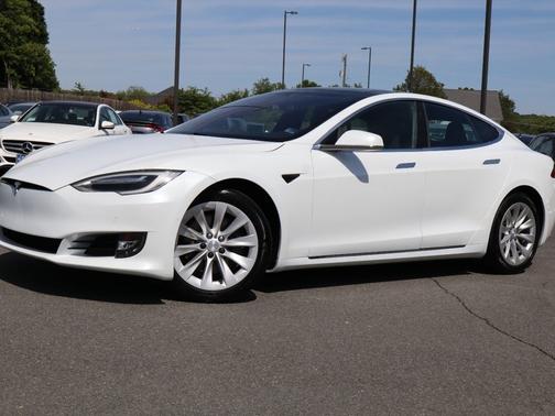Pearl White Multi-Coat 2017 Tesla Model S 75 RWD