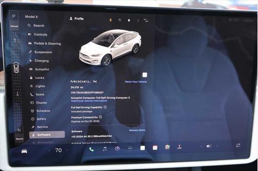 2023 Tesla Model X Standard Range