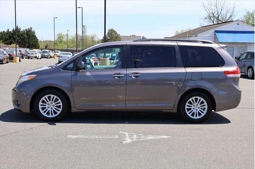 2011 Toyota Sienna XLE