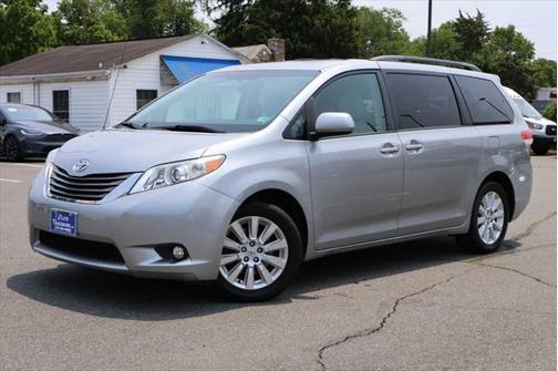 2012 Toyota Sienna XLE