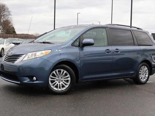 2014 Toyota Sienna XLE