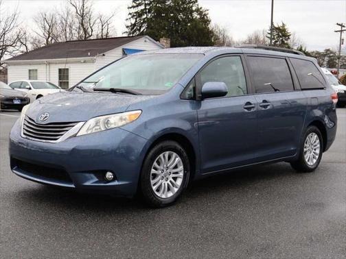 2014 Toyota Sienna XLE