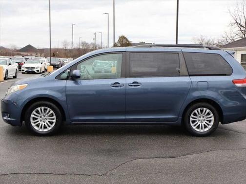 2014 Toyota Sienna XLE