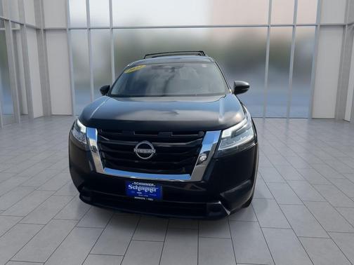 Super Black 2022 Nissan Pathfinder SV 4WD