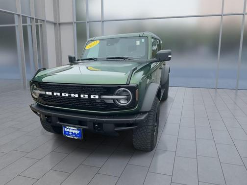 ERUPTION GREEN METALLIC 2023 Ford Bronco Wildtrak