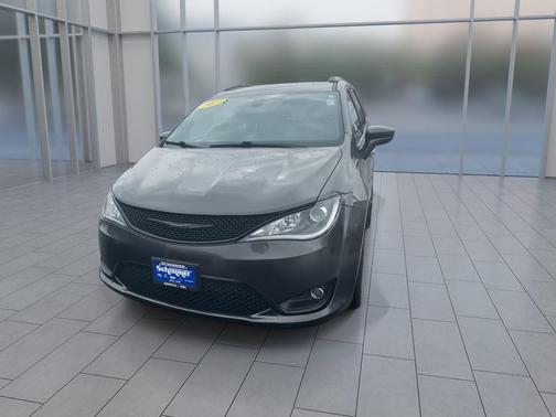 2018 Chrysler Pacifica Touring-L Plus