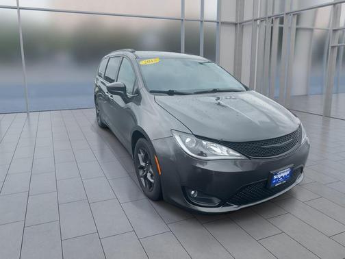 2018 Chrysler Pacifica Touring-L Plus