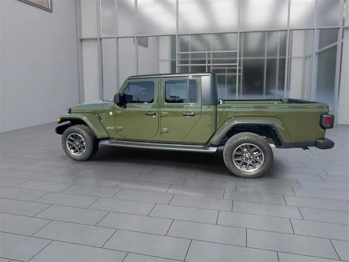 2022 Jeep Gladiator Overland