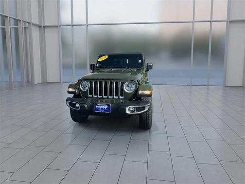 2022 Jeep Gladiator Overland