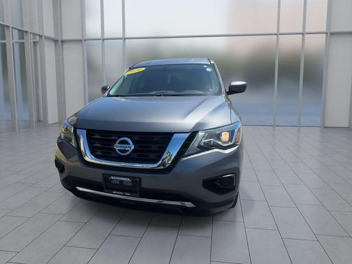 Gun Metallic 2020 Nissan Pathfinder S 2WD