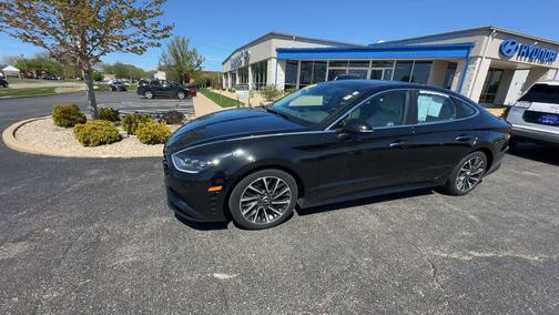 Phantom Black 2022 Hyundai SONATA Limited