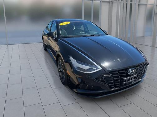 Phantom Black 2022 Hyundai SONATA Limited