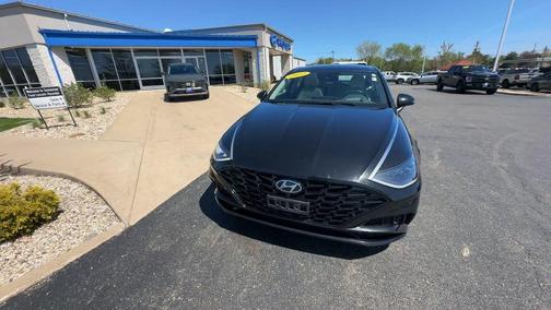 Phantom Black 2022 Hyundai SONATA Limited