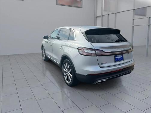 2019 Lincoln Nautilus Select