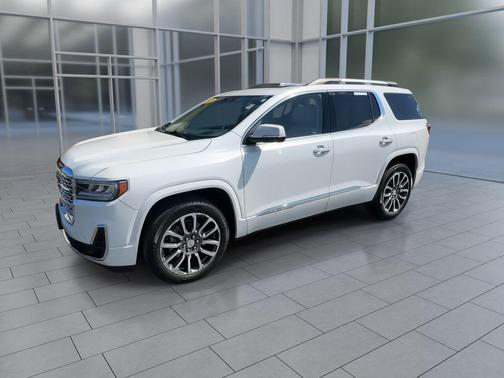 White Frost Tricoat 2022 GMC Acadia Denali