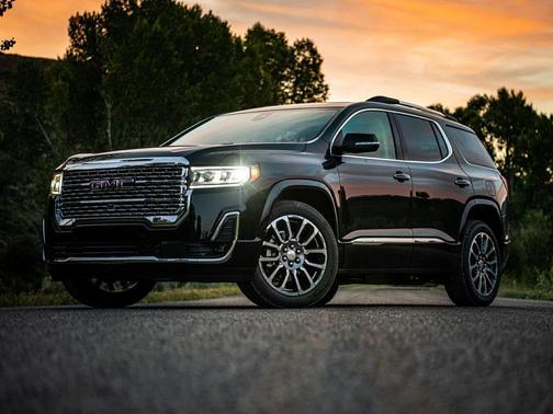 White Frost Tricoat 2022 GMC Acadia Denali
