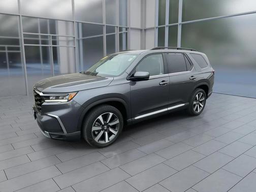 2023 Honda Pilot Touring 8-Passenger