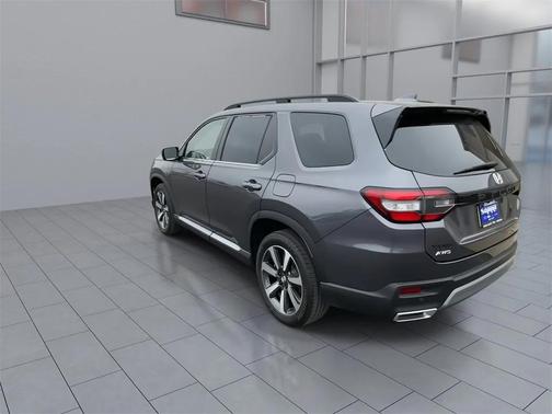 2023 Honda Pilot Touring 8-Passenger