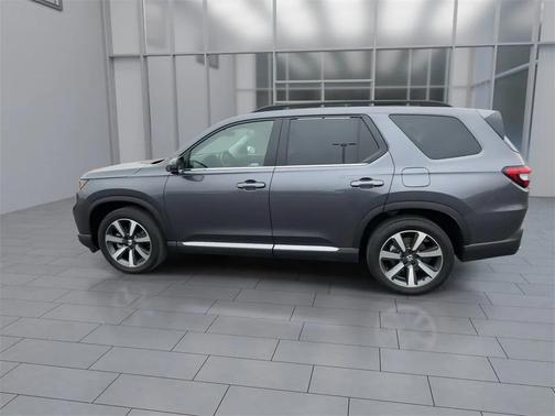 2023 Honda Pilot Touring 8-Passenger