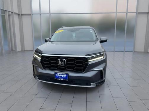 2023 Honda Pilot Touring 8-Passenger