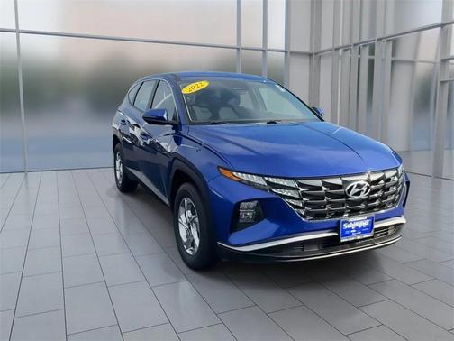 2022 Hyundai TUCSON SE