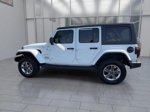 Bright White Clearcoat 2020 Jeep Wrangler Unlimited Sahara