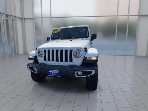 Bright White Clearcoat 2020 Jeep Wrangler Unlimited Sahara