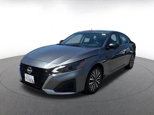 Gun Metallic 2025 Nissan Altima SV FWD