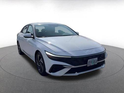 2025 Hyundai ELANTRA SEL