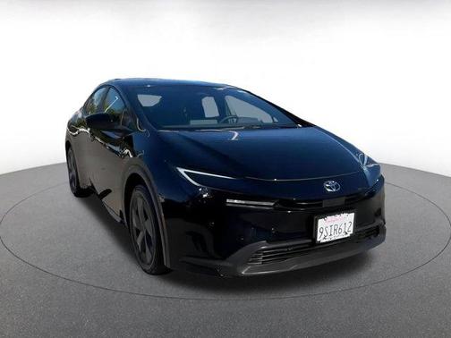 2025 Toyota Prius LE