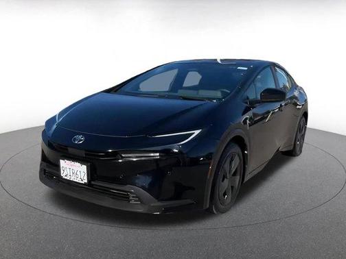 2025 Toyota Prius LE