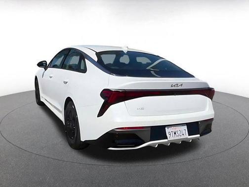 Snow White Pearl 2025 Kia K5 LXS