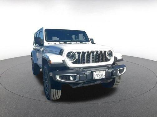 2025 Jeep Wrangler 4-Door Sahara 4x4