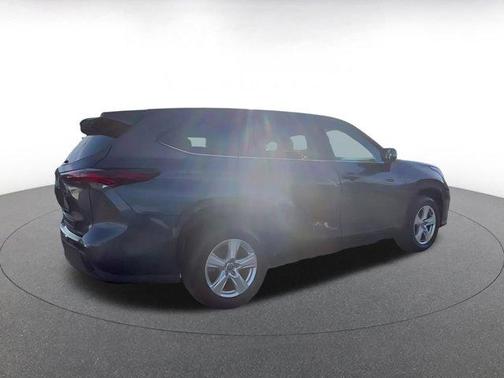 2025 Toyota Highlander LE