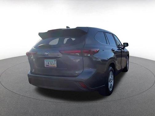 2025 Toyota Highlander LE