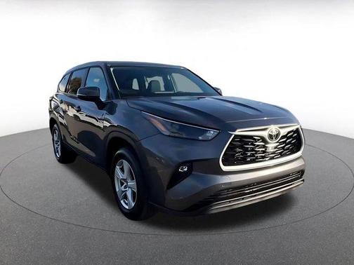 2025 Toyota Highlander LE